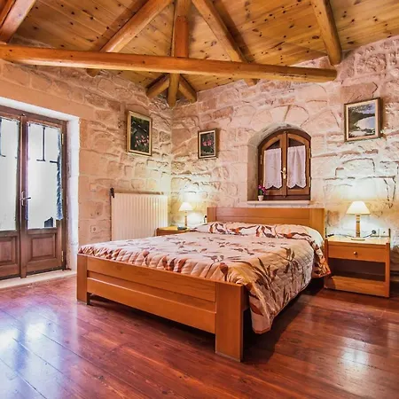 The Vivian - Luxury Stone Villa *