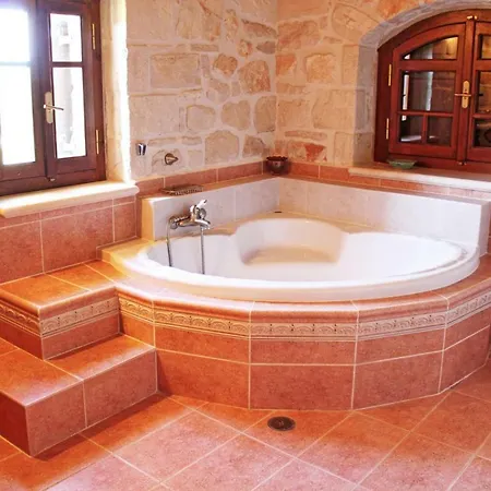 Villa The Vivian - Luxury Stone *